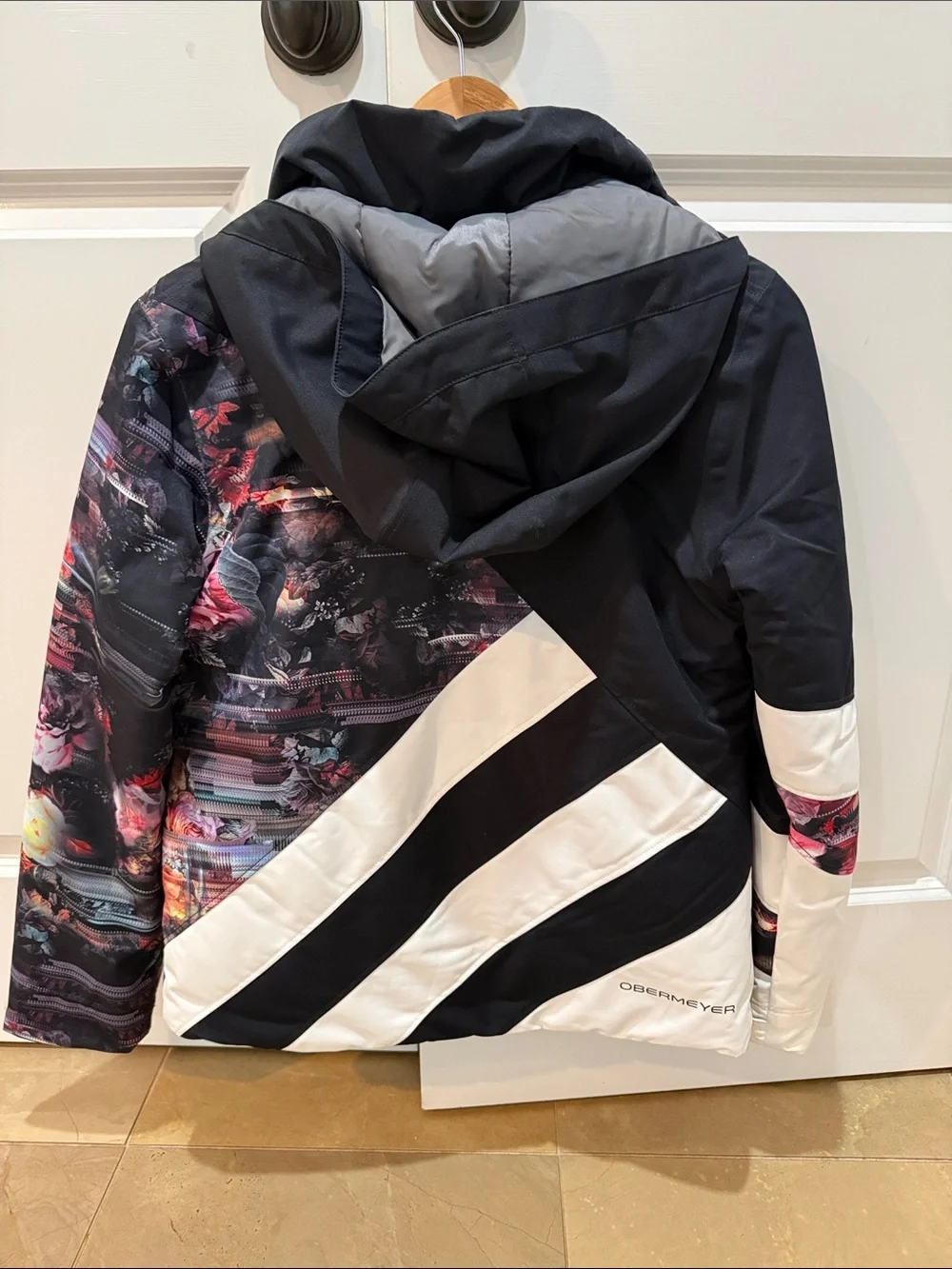 Obermeyer Black, White & Multicolor Floral-Pattern Ski Jacket